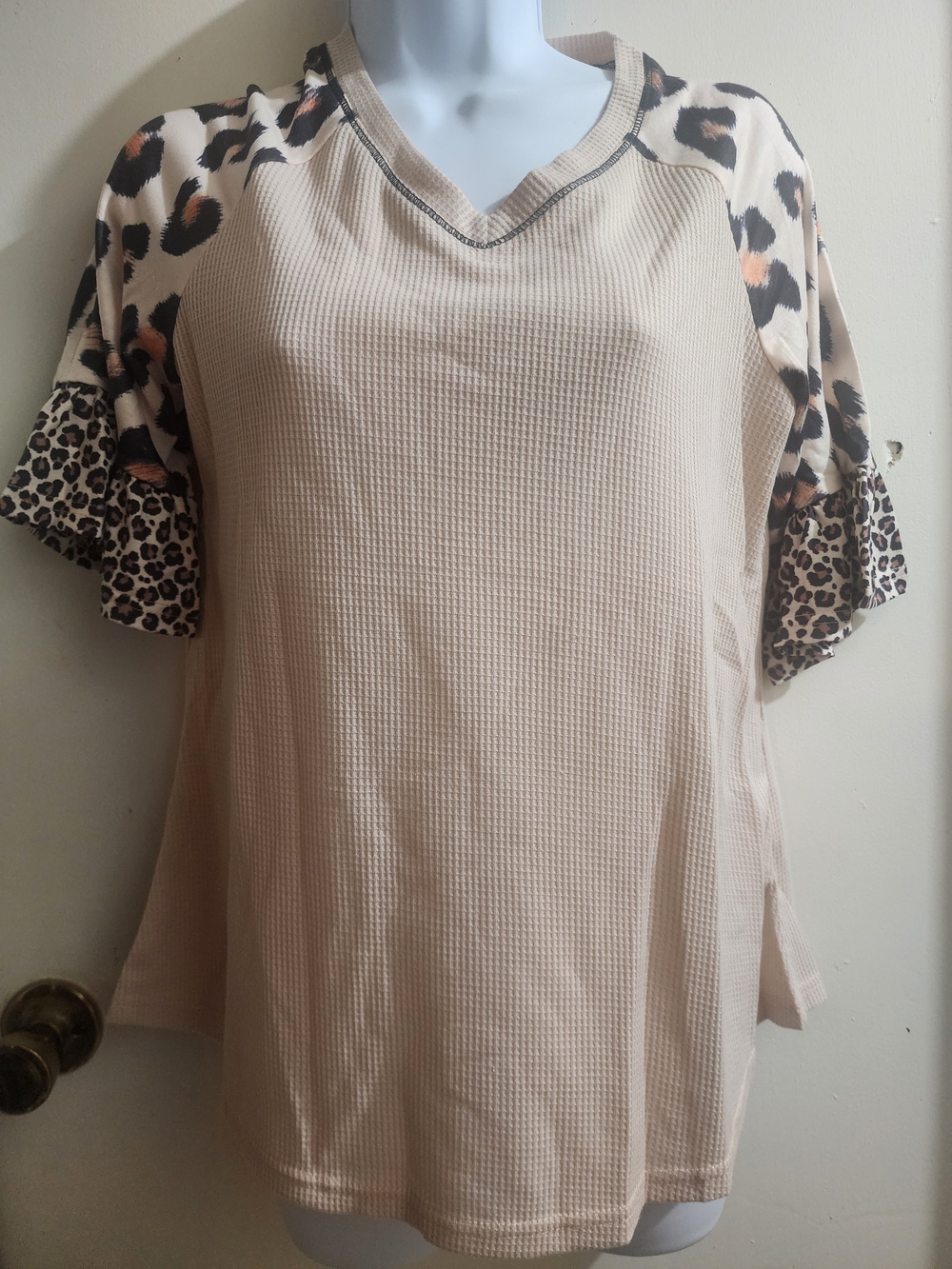 Leopard Sleeve Waffle Knit V-Neck Top - Beige